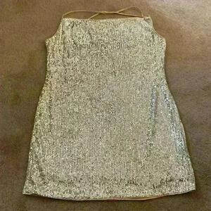 ***NWT**** SILVER SEQUIN SPARKLY PARTY MINI DRESS SIZE M‎